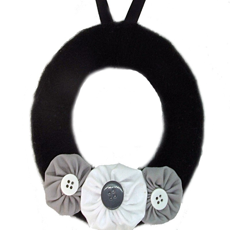12cm Wool Wreath - Black, Grey & White